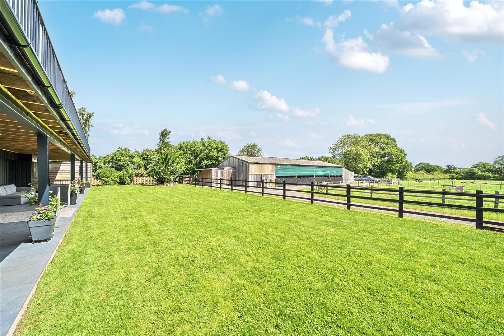 Property Image b62ce3d9-08bf-46fc-97a7-0da38eca9f05