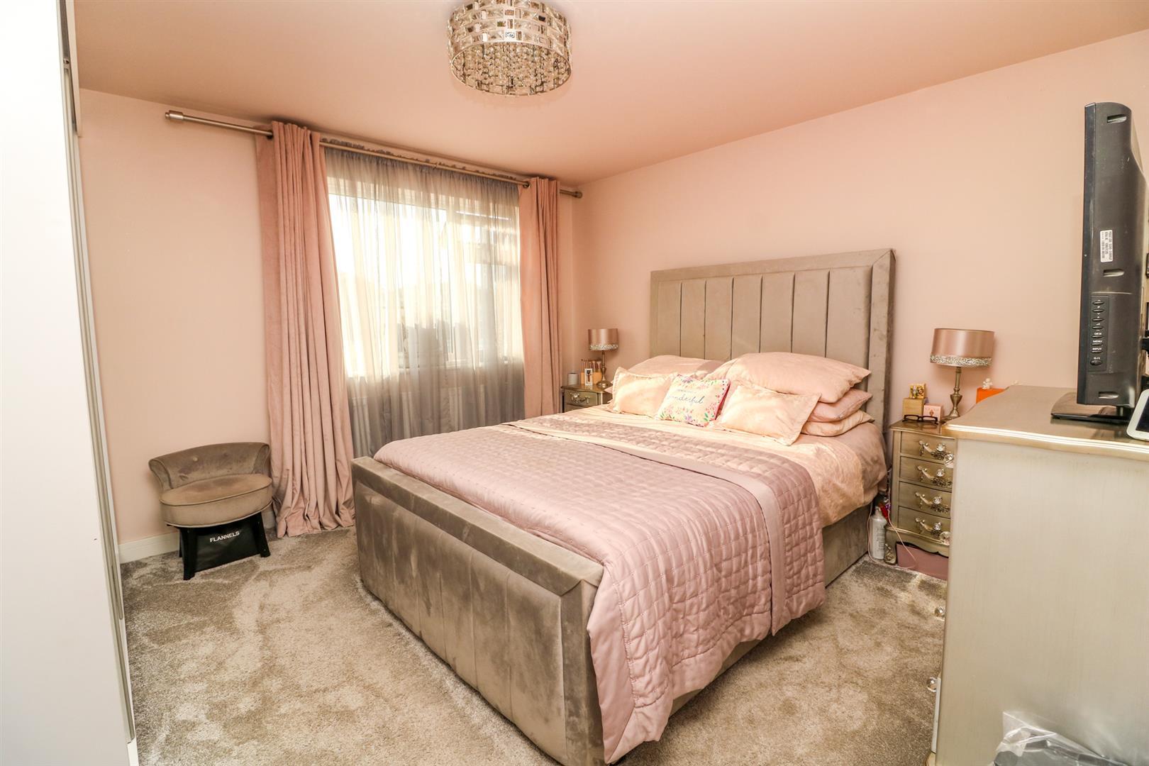 Property Image b63a752e-b8c2-4009-b0e8-357427164322