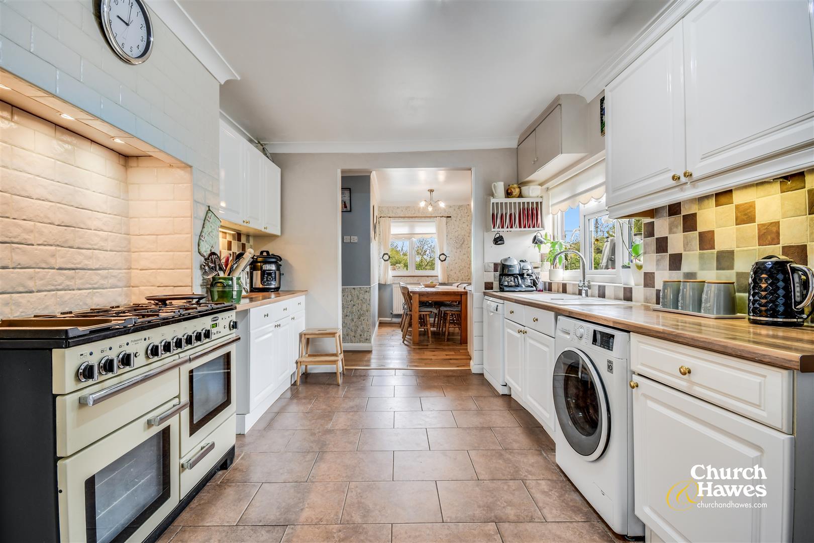 Property Image b6443eb1-38cf-40c4-81a9-c779d0f46afb