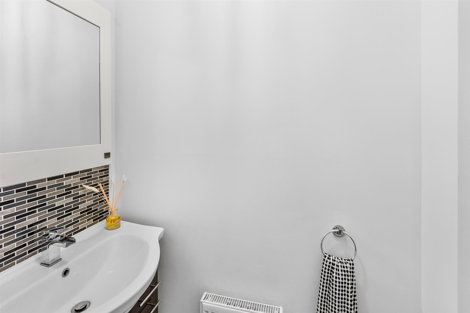 Property Image b6467abb-4884-4388-a7f2-9e433d9f023c
