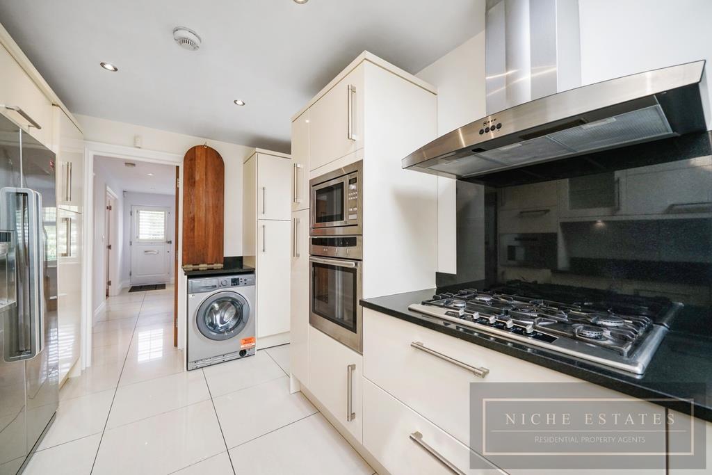 Property Image b666a3f8-8f5a-433a-9fd3-8abf8431d56a