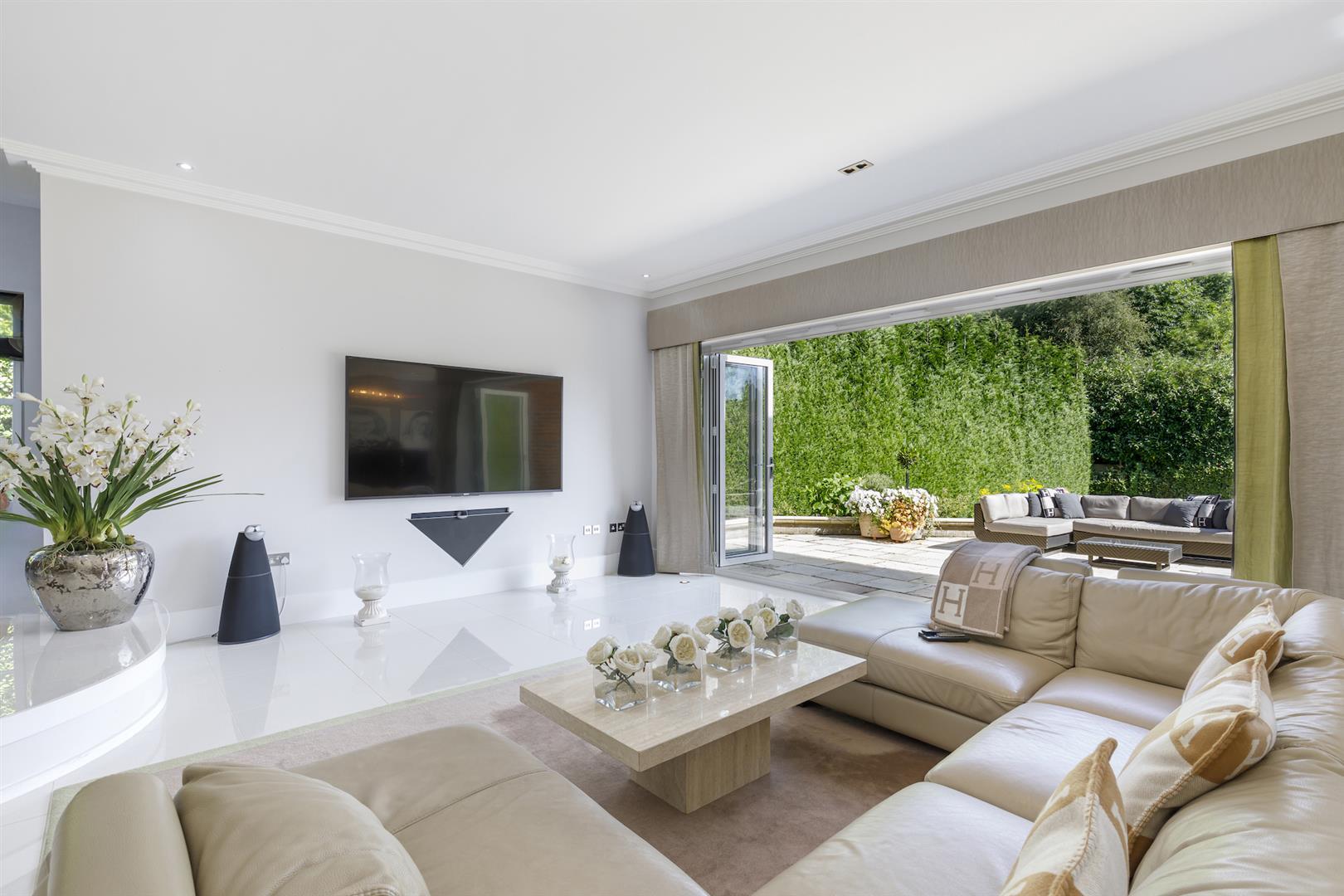 Property Image b678e847-d7a4-436c-b951-9cf87fc9baf1