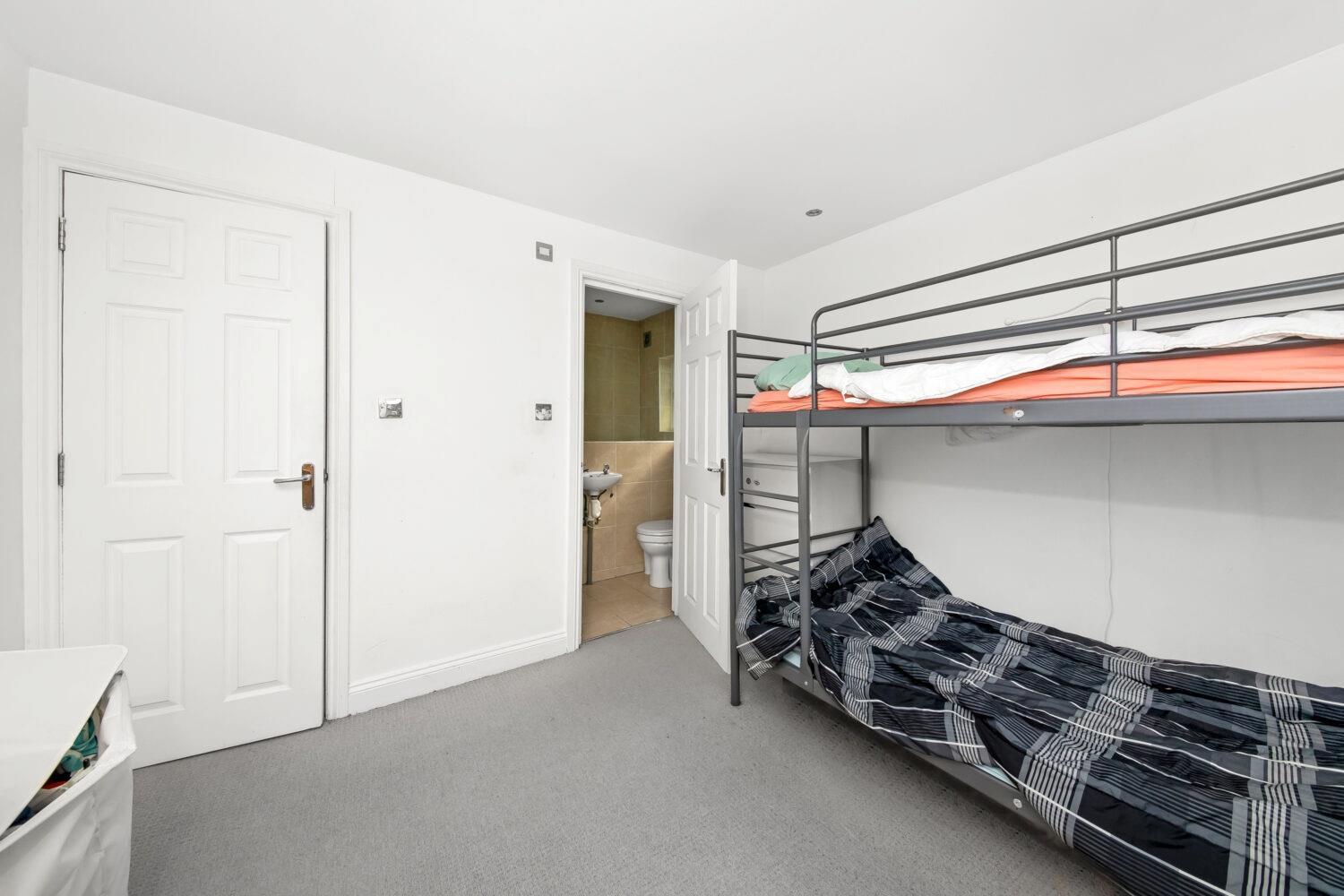 Property Image b67d845a-ec4f-4278-82f0-ea5924229caf