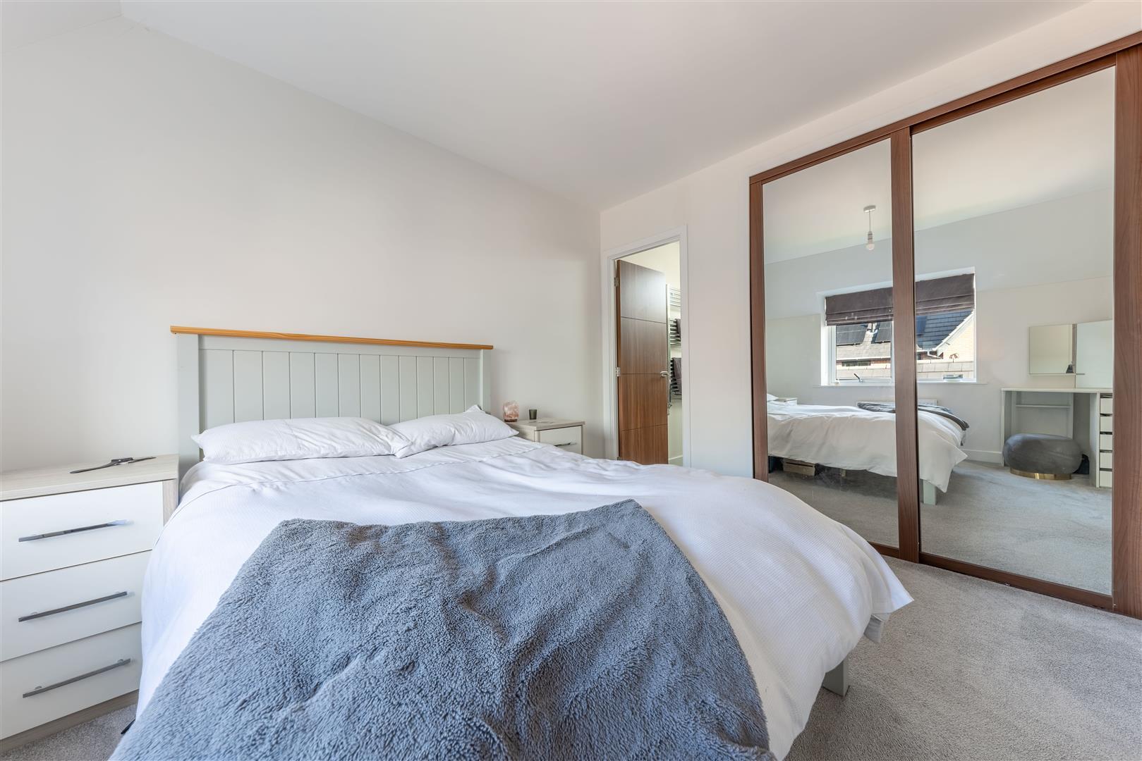 Property Image b6a2b475-0402-4bdd-8061-6236a351a12d