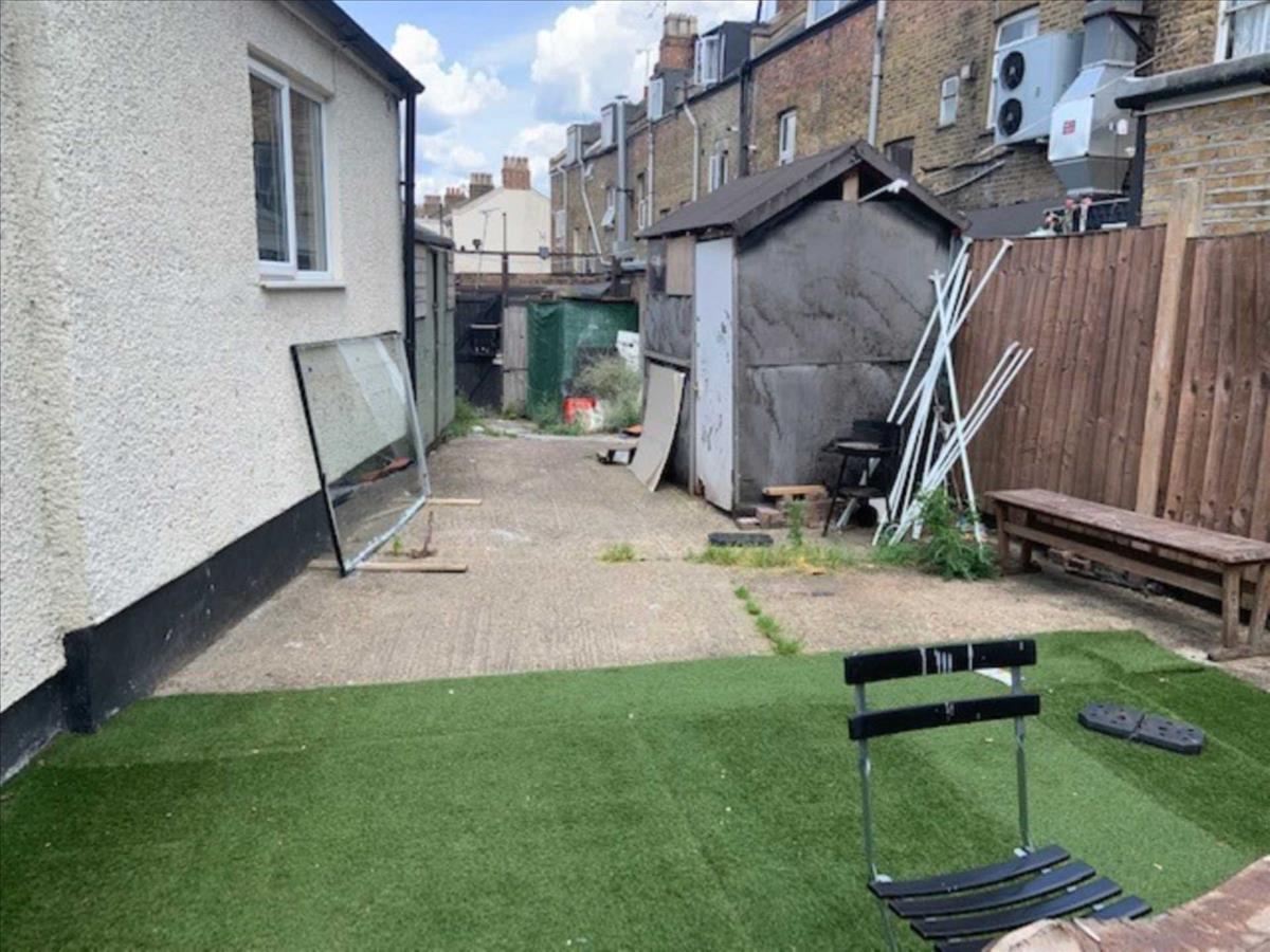 Property Image b6a39b61-86ff-441b-8207-8de313832f8f