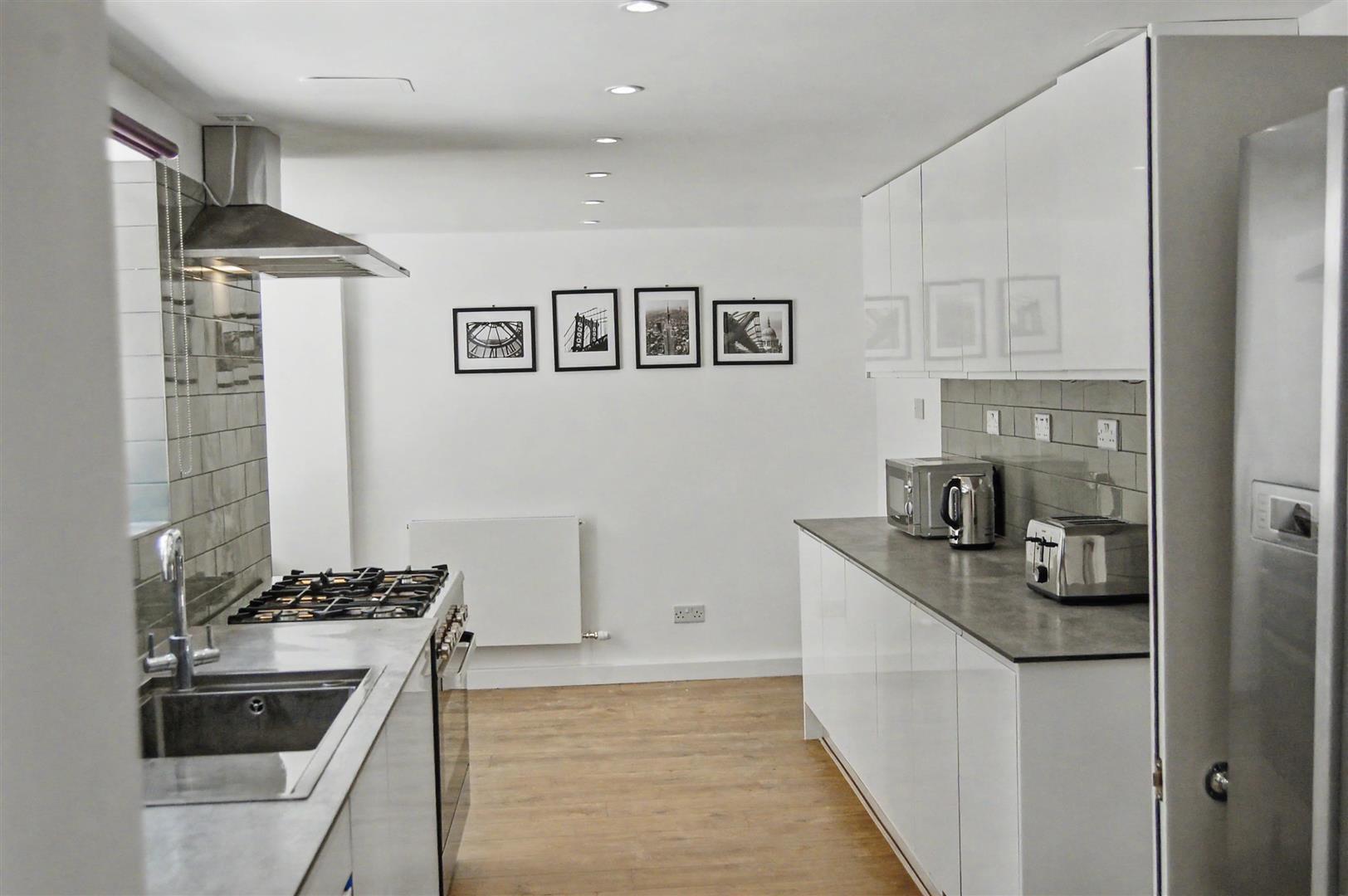 Property Image b6bc25ba-3c97-4c77-b98b-0f27a1551d24