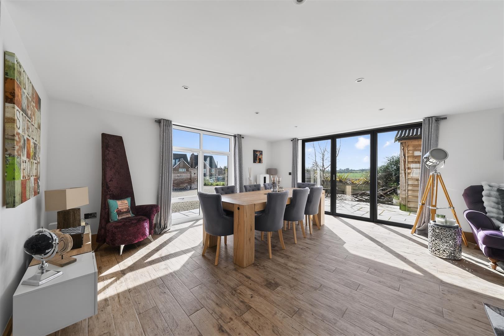 Property Image b707038b-4e5b-4f89-8c66-03d6373a797f