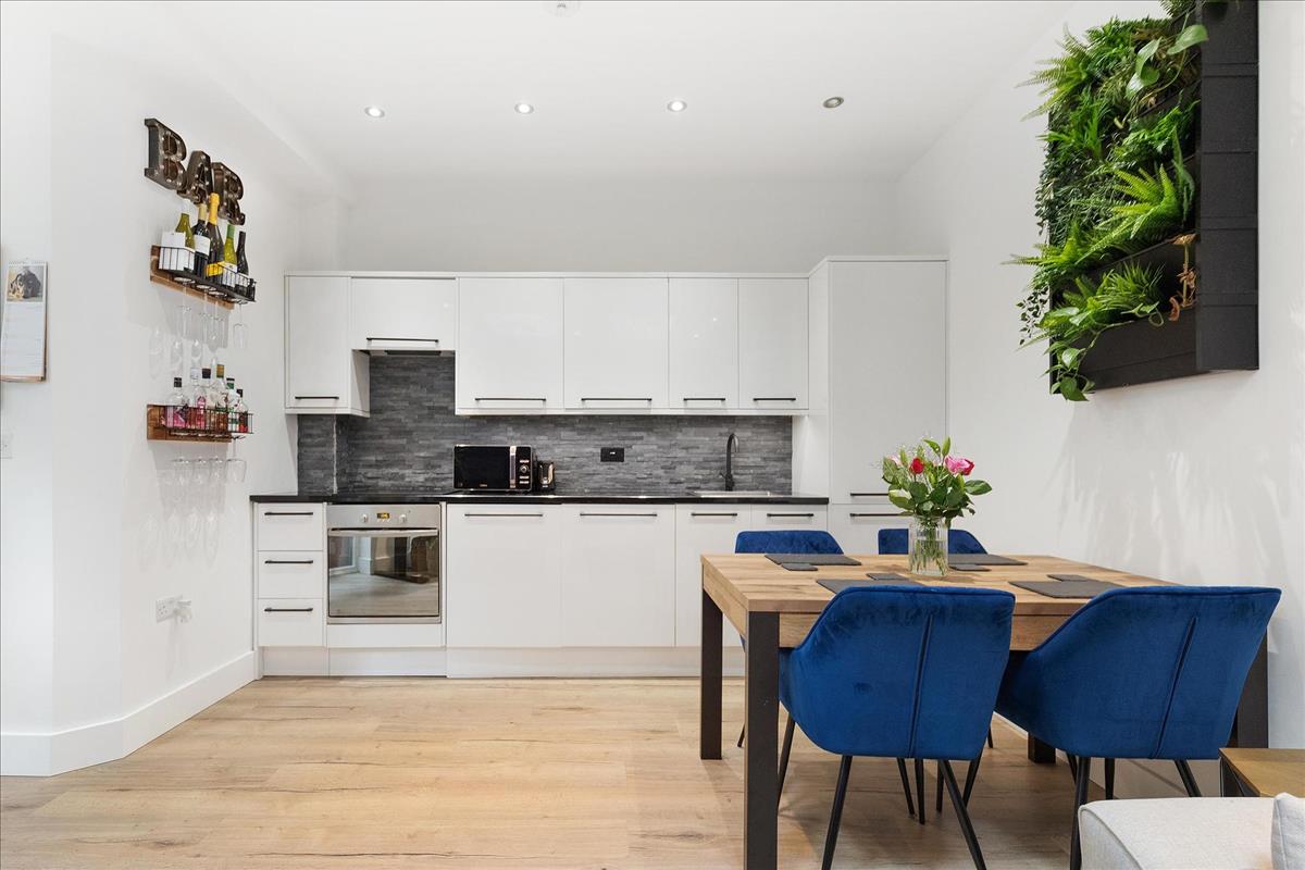 Property Image b748b332-96b6-478f-a0f8-99c0392d1aa8