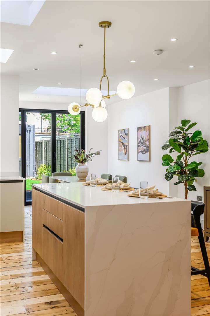 Property Image b773a55f-8ee3-4ad4-ad70-fcca87579b39