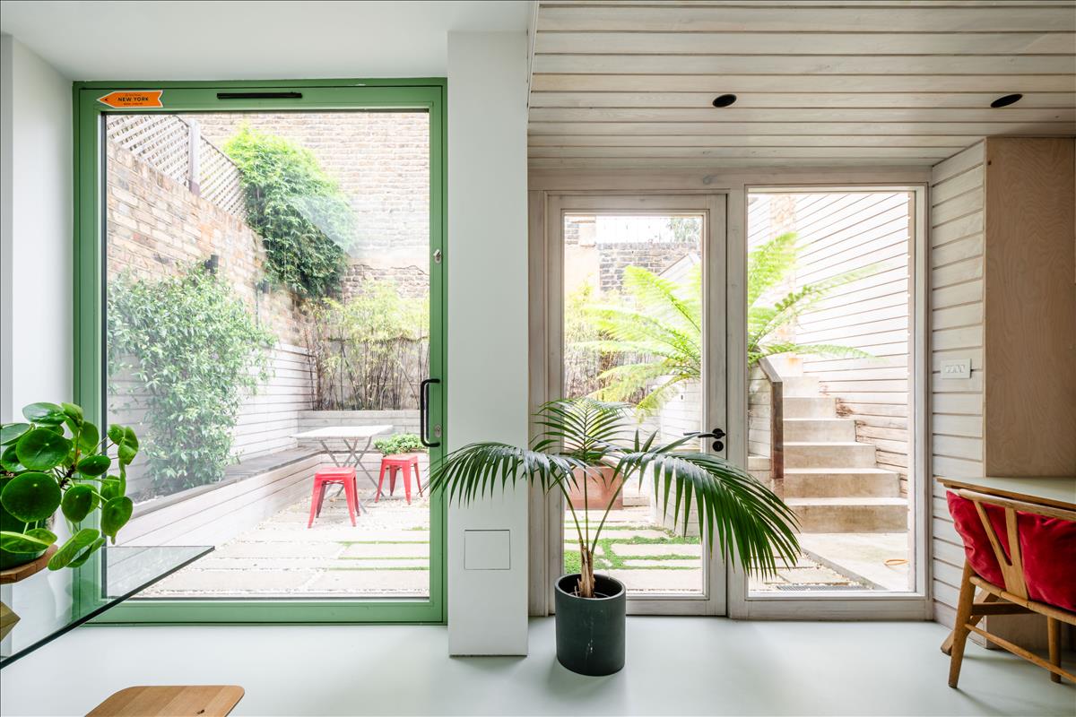 Property for sale, Warneford Street, E9. Sliding doors