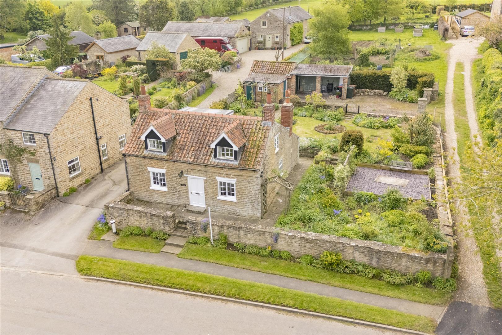 Property Image b7964a18-4710-48c7-80d7-689e506d8c39