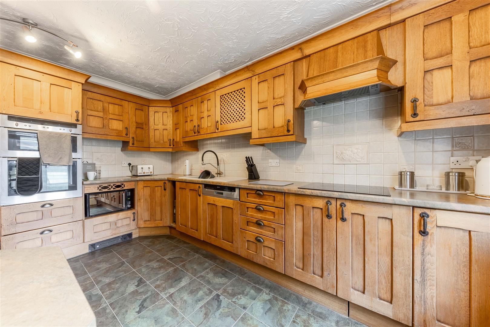Property Image b798dad2-e2c7-46ee-b736-1b25fc123411