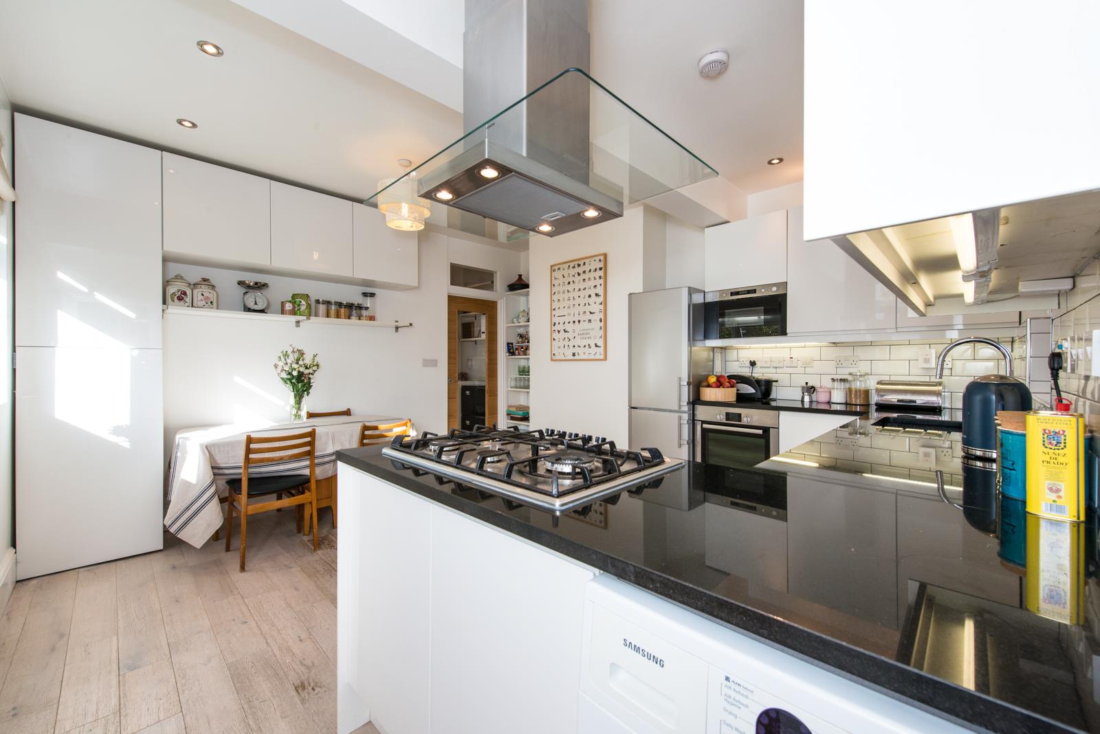 Property Image b7a30cf2-abf7-45dd-91a9-cf7c08fba1b5