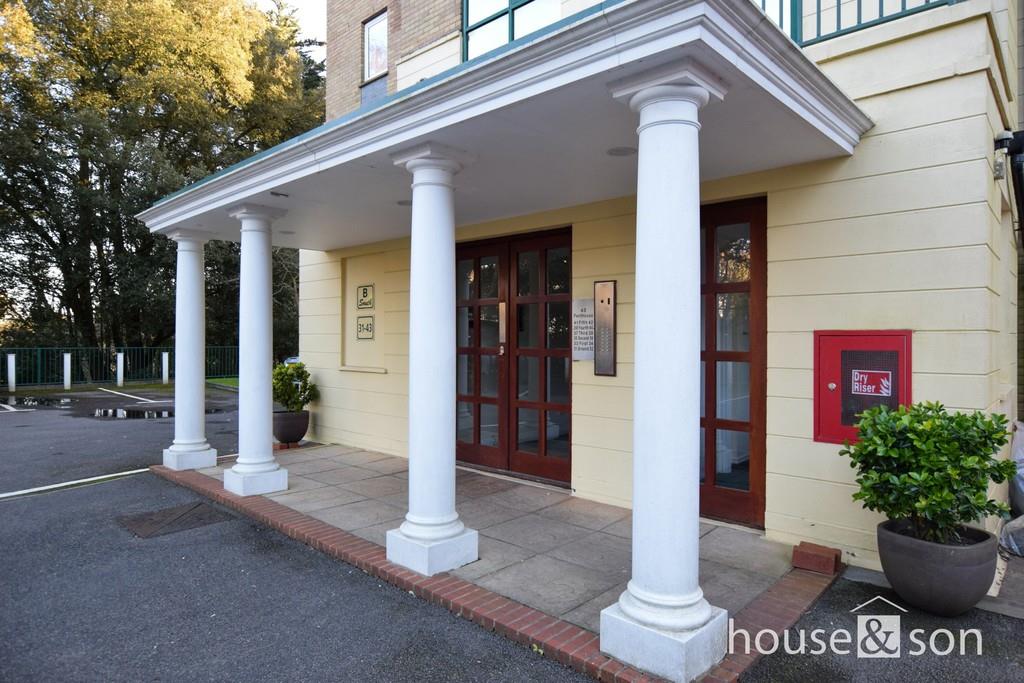 Property Image b7b98986-b2f3-4444-85fc-53af34c66dff