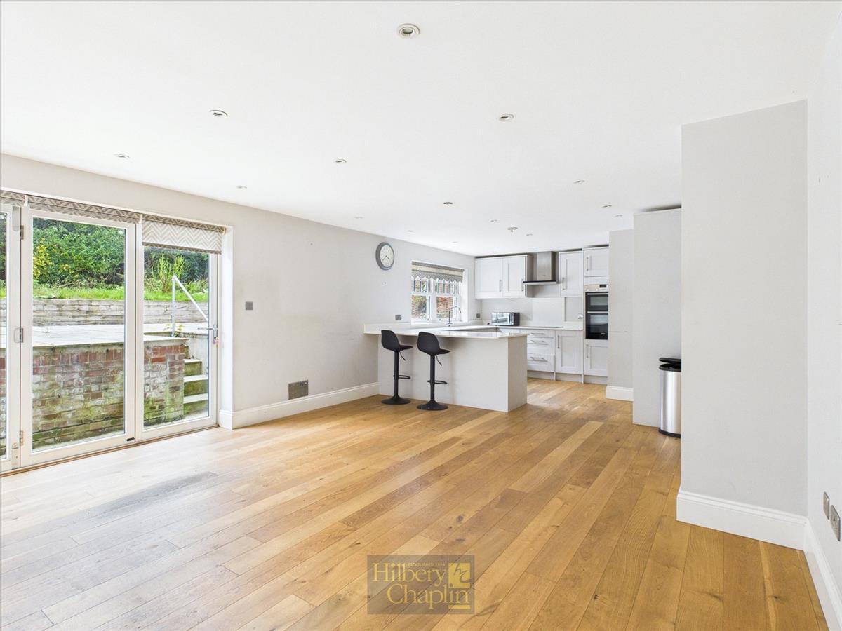 Property Image b7c83eb2-218e-46af-89b7-3205fc390412
