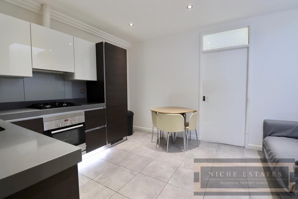 Property Image b7d6b522-4738-407a-b76a-4bda3668eb5d
