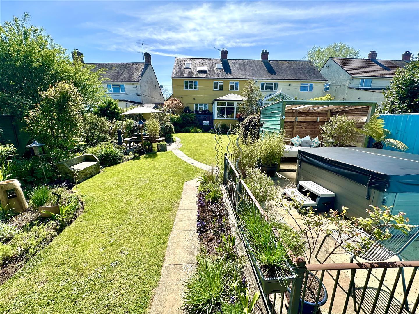 Property Image b7f71230-b155-45f2-8460-03e652bb90c5