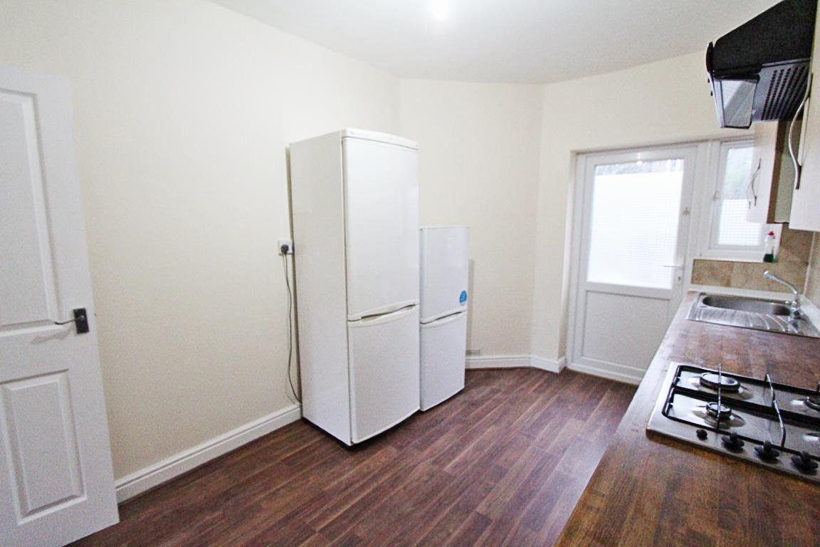 Property Image b803562e-1a95-43ad-b487-7fcf7b70f822