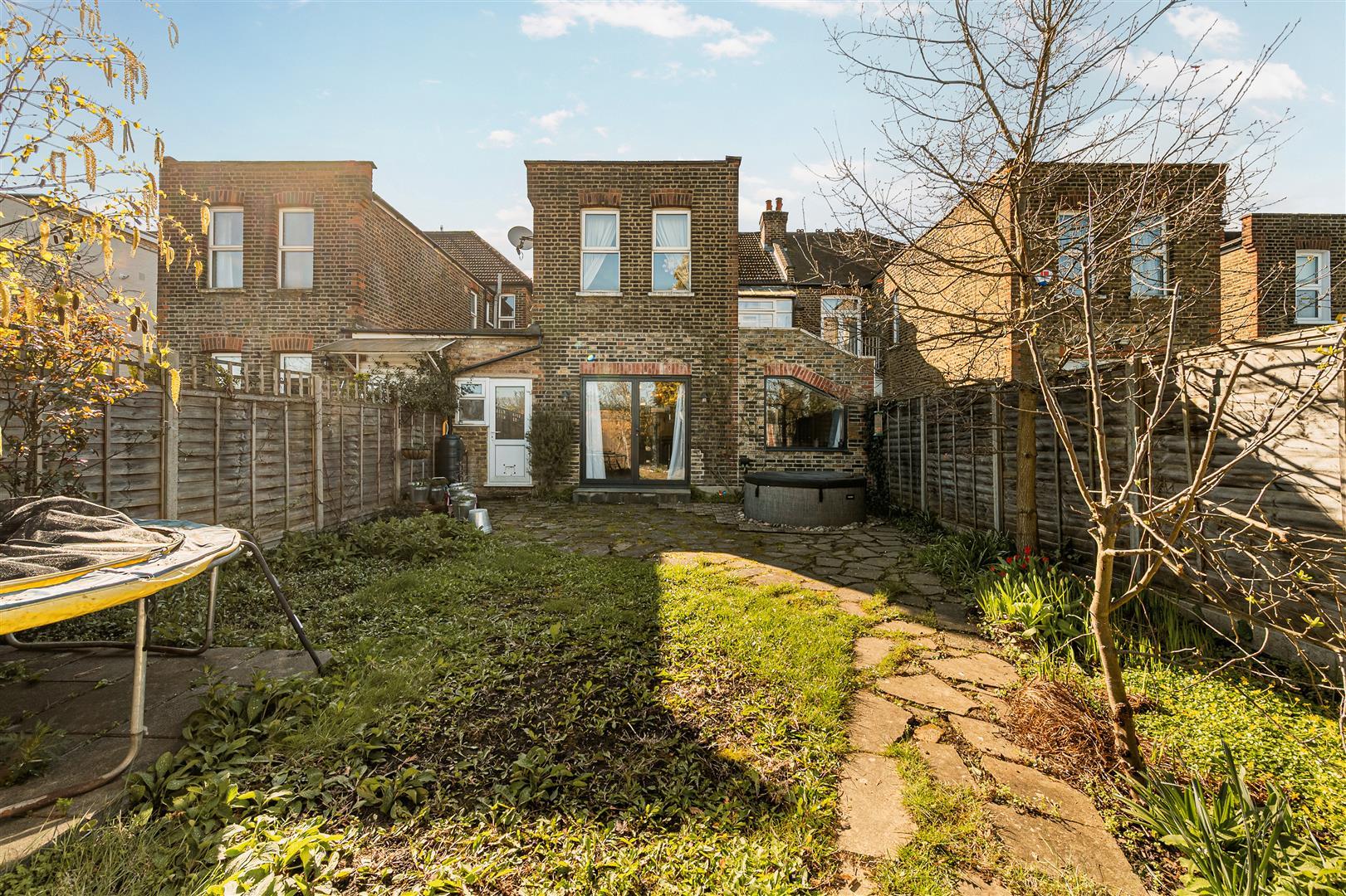 Property Image b81a5d6f-b4d8-42e9-8f53-00632a9d032b