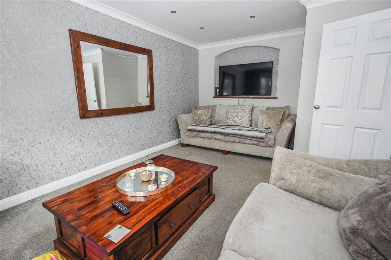 Property Image b821f1f2-c009-4f7c-956f-0592e0609f4d