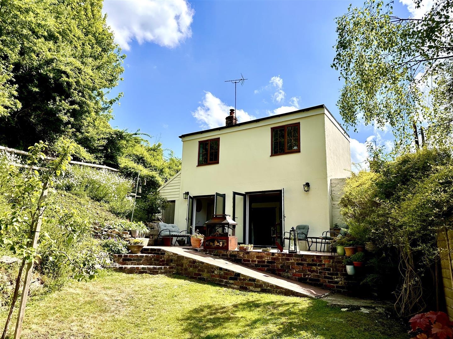 Property Image b834603d-b654-494c-9584-c88bab14c18b