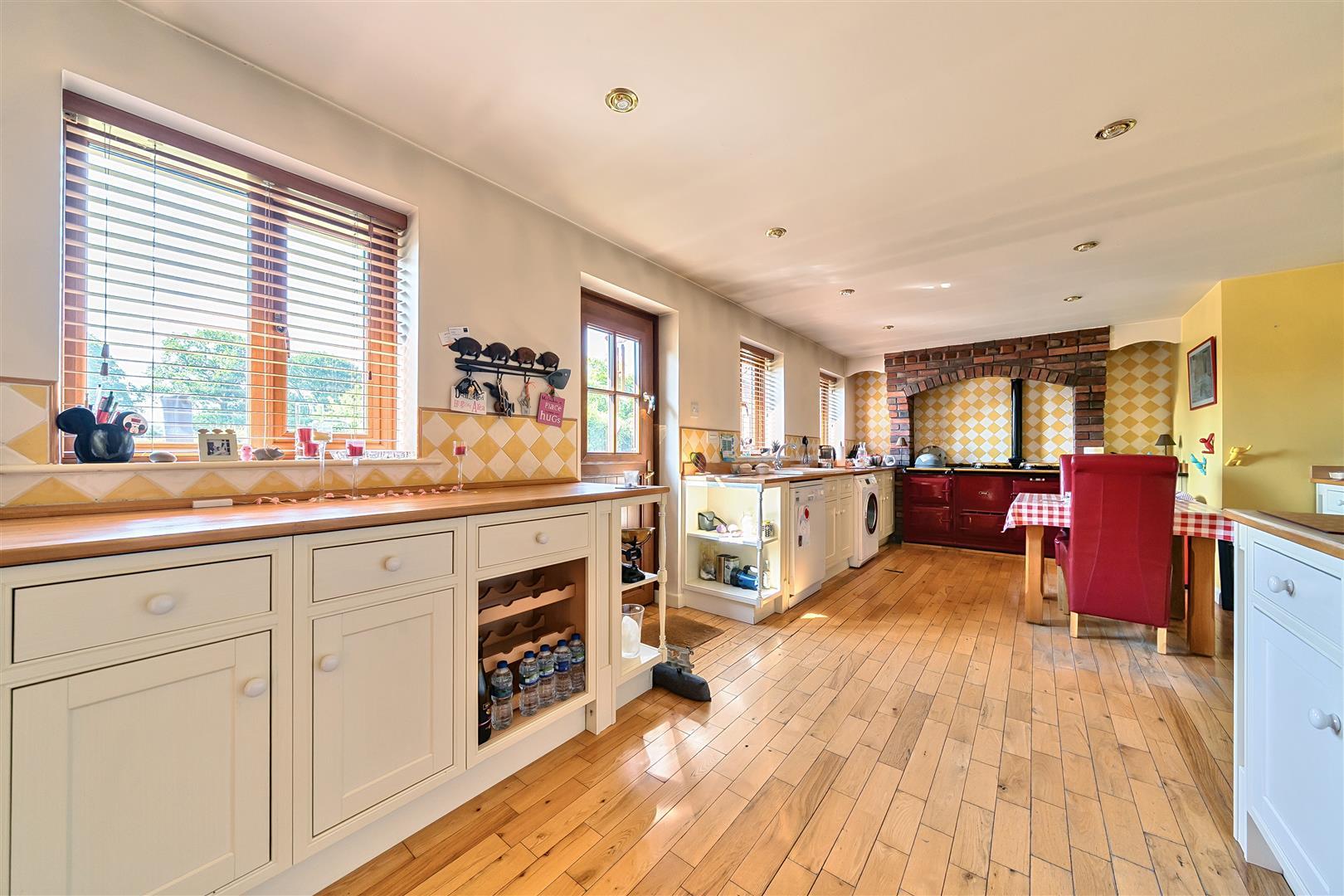 Property Image b8403820-f72d-4f85-94f7-244d6e515b65