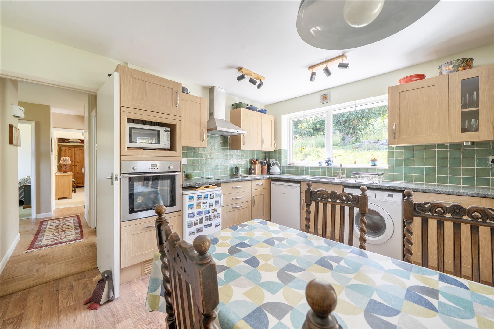 Property Image b8433774-0cc4-42e6-9034-c61810048868