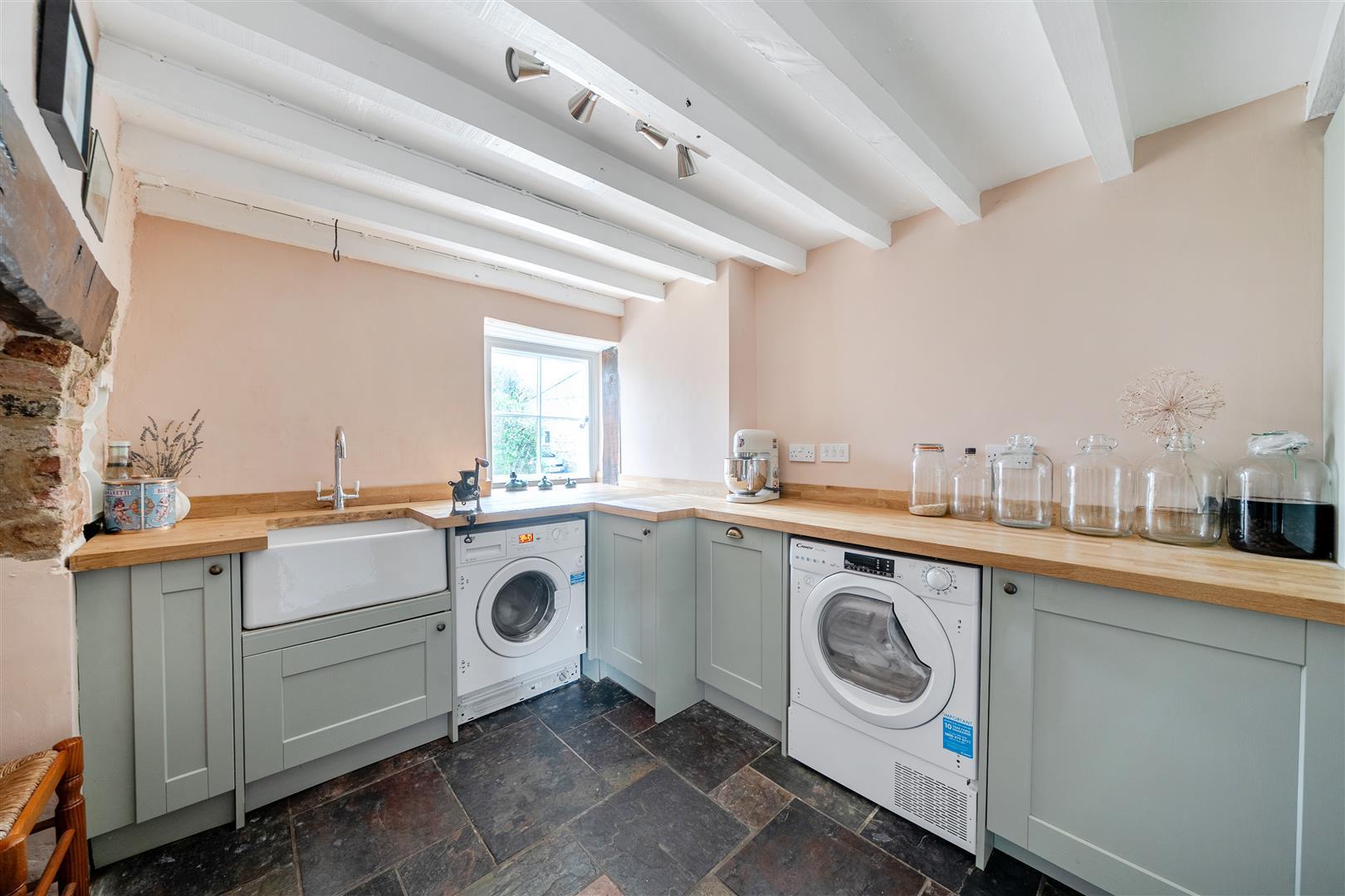 Property Image b8630f82-378b-431b-aaea-02cdc27db30a