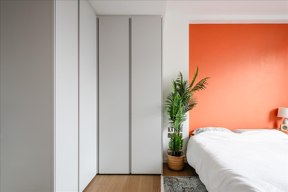 This beautifully presented bright and spacious three-bedroom apartment is on the third floor of the sought-after Long & Waterson development just moments from Columbia Road and Shoreditch High Street.