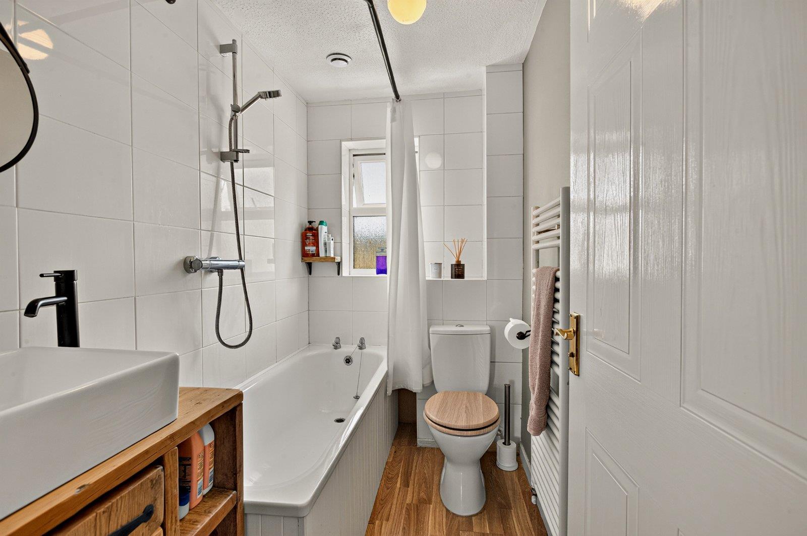 Property Image b8a67564-33f4-45d2-a7c3-ebff2fdbb9d8