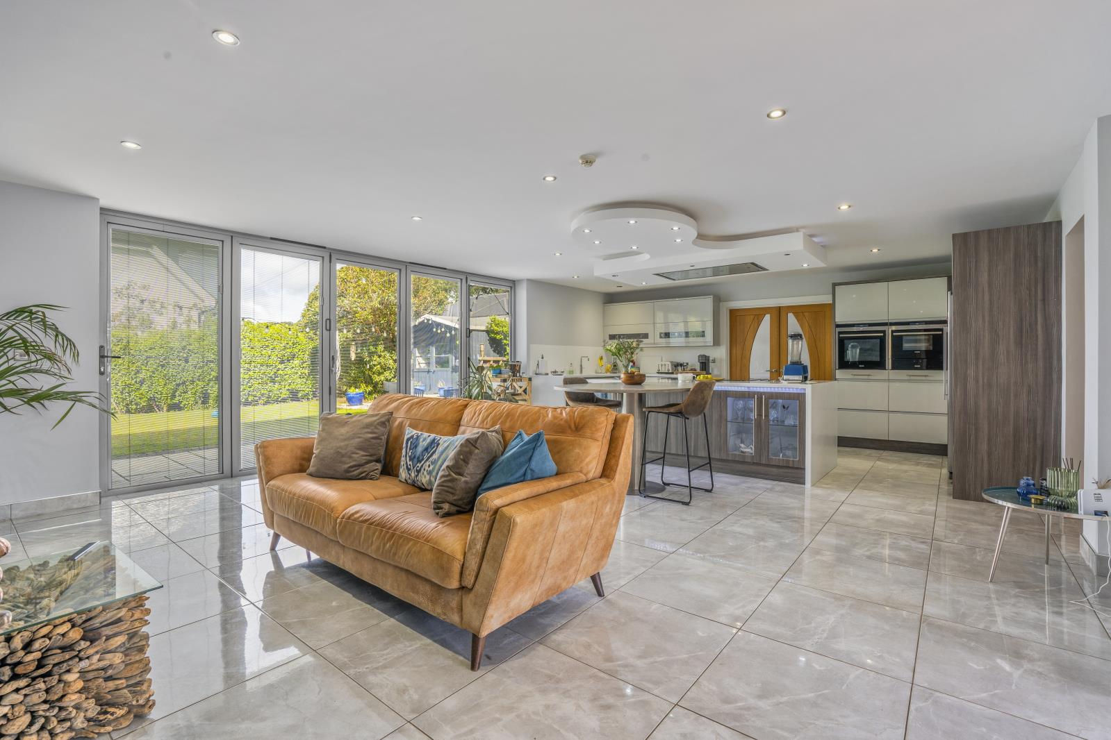 Property Image b8bf2384-1017-43a3-8d97-1968bccd37fe