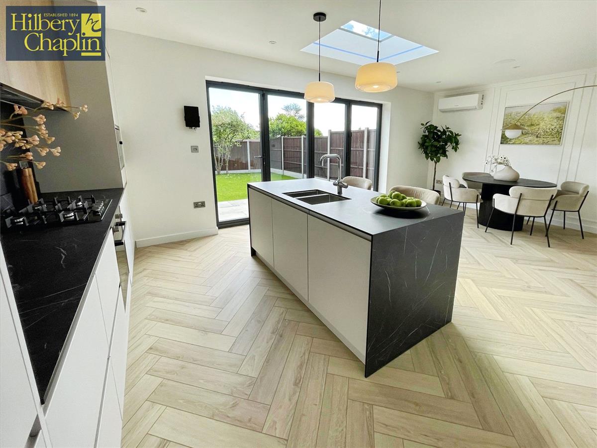 Property Image b8c55a3b-4f6f-4220-932e-4d4bc98accf2