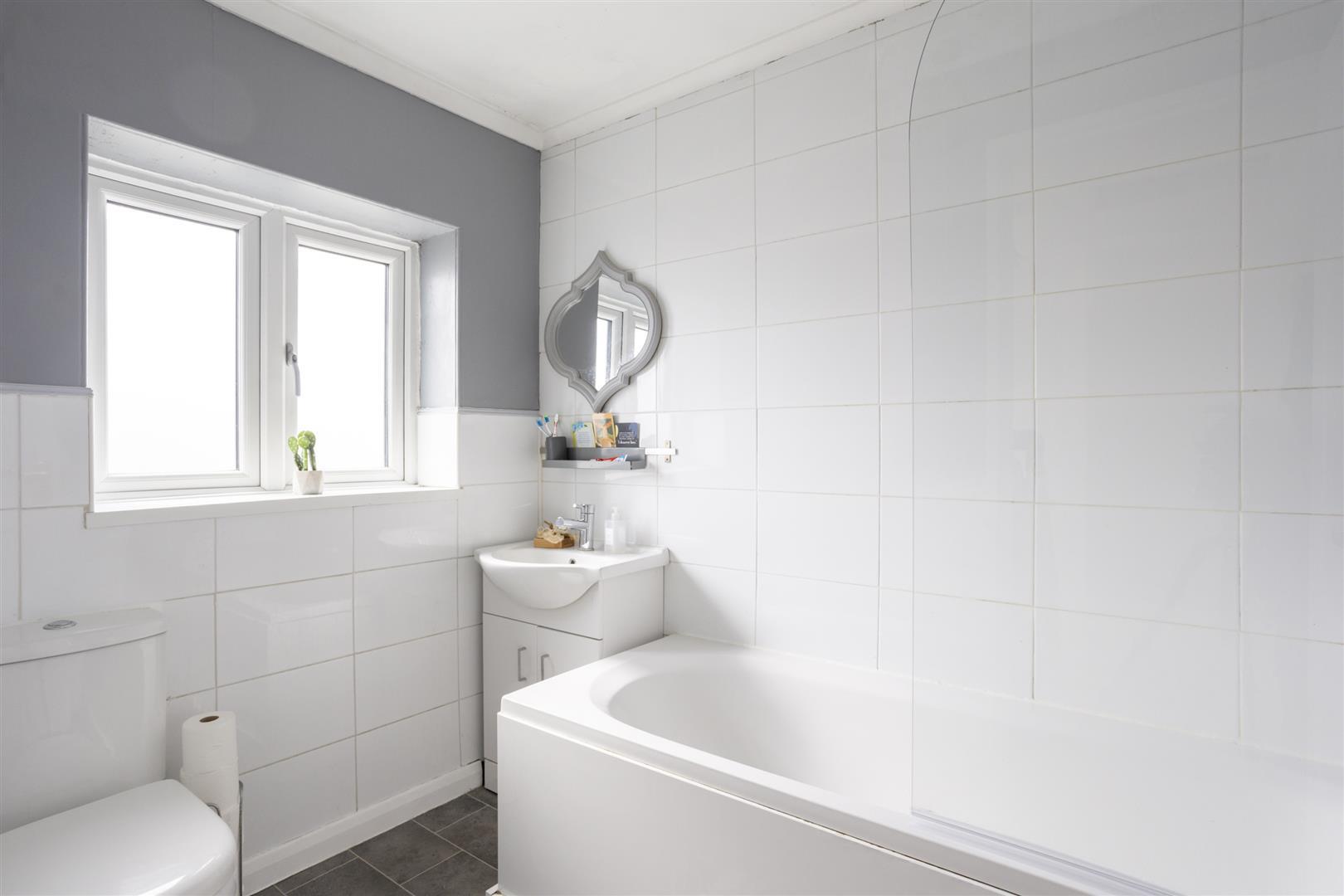 Property Image b8cf144e-5d11-48e9-b82c-56eee1048d72