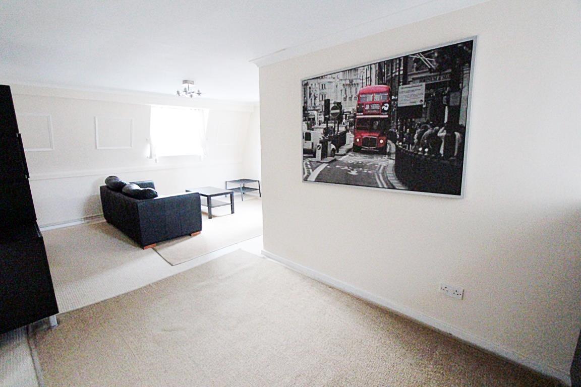 Property Image b8dbcad2-51ea-43fa-b389-b83f160894c3