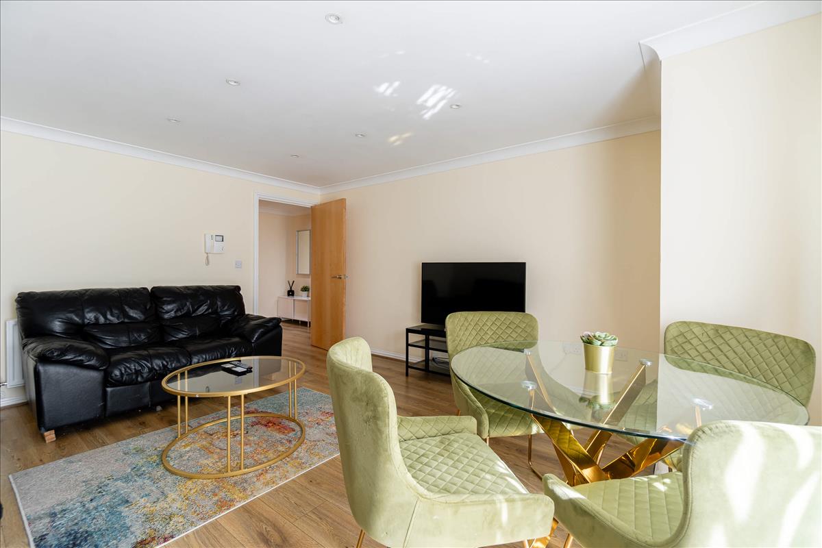 Property Image b919bb72-db71-4350-8852-536f0e9331c1