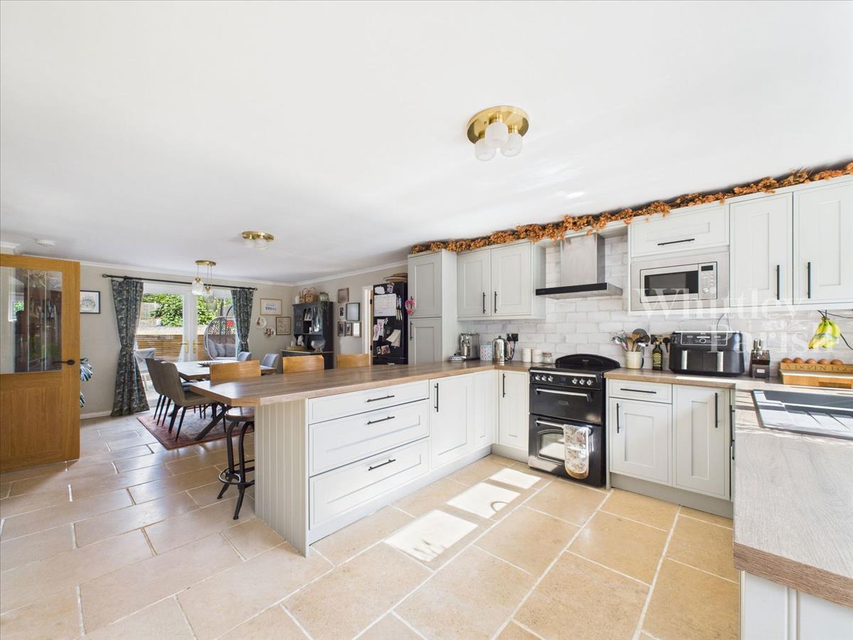 Property Image b93b8443-21ee-4bad-bc47-d346a504c342