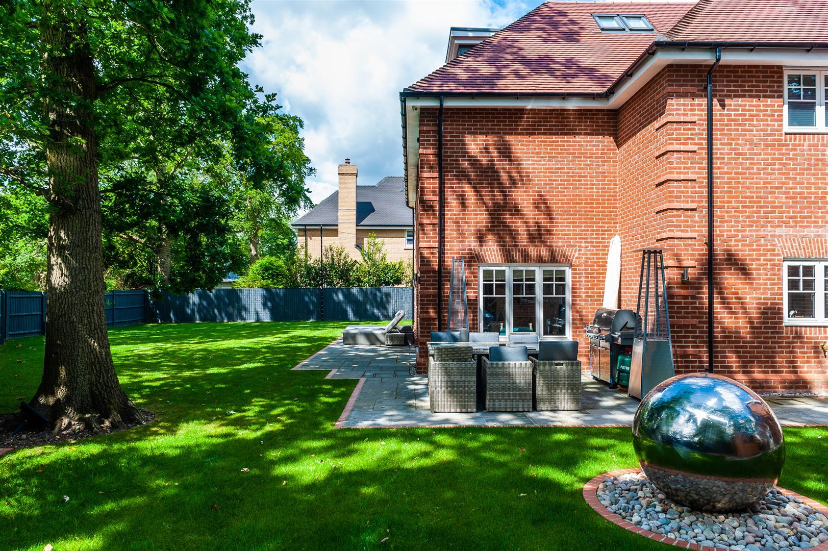 Property Image b940c96b-802e-4c6c-aa46-a4bb85f10c18