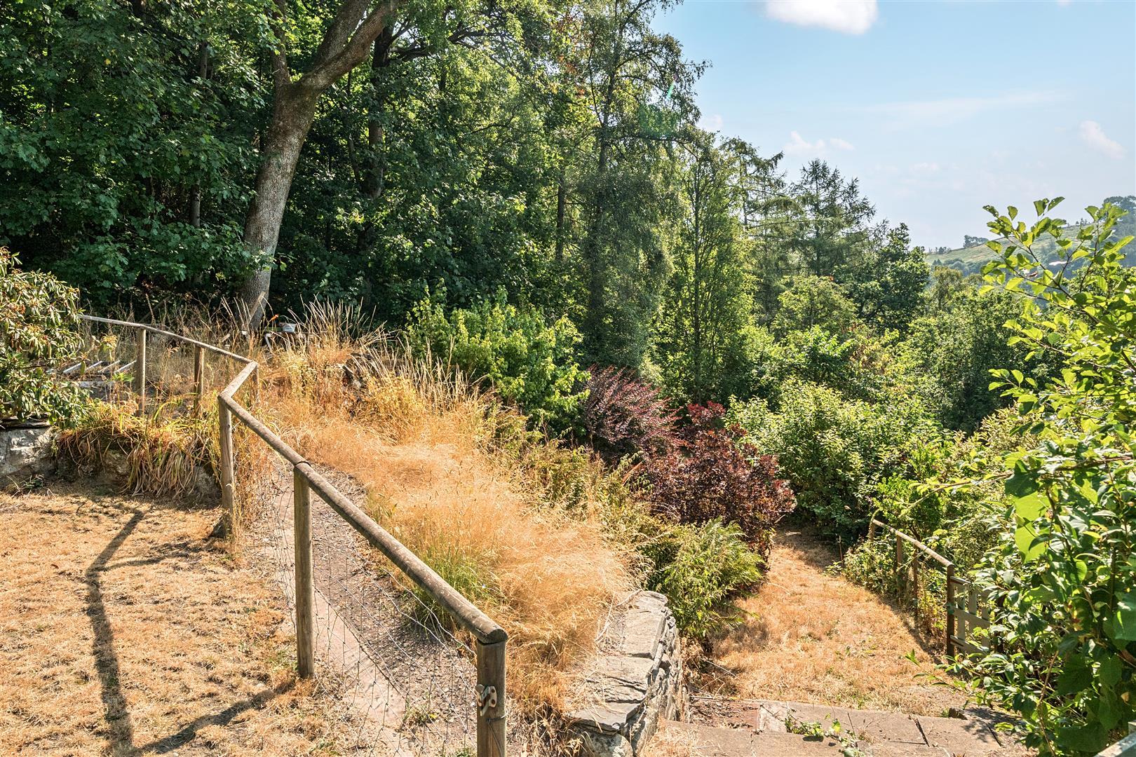 Property Image b94dfb93-1600-4e0e-9684-04a836247fbd