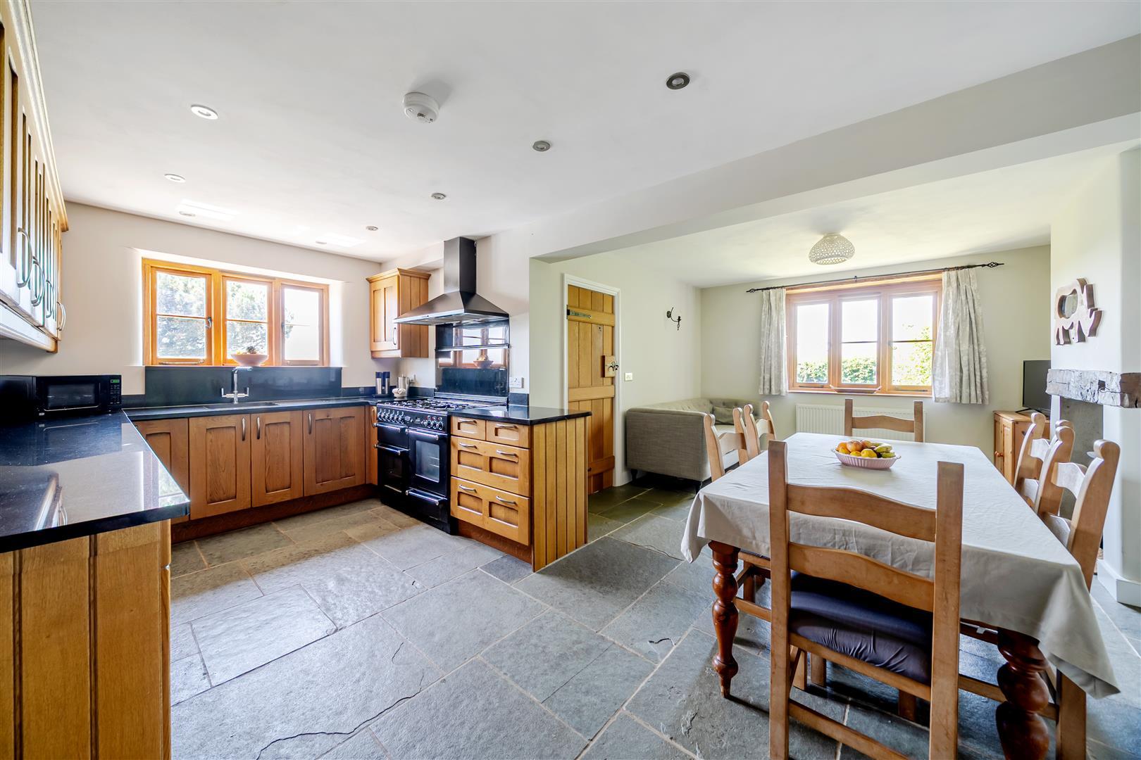 Property Image b95bebff-621a-467d-b173-8ce52ddcf2a9