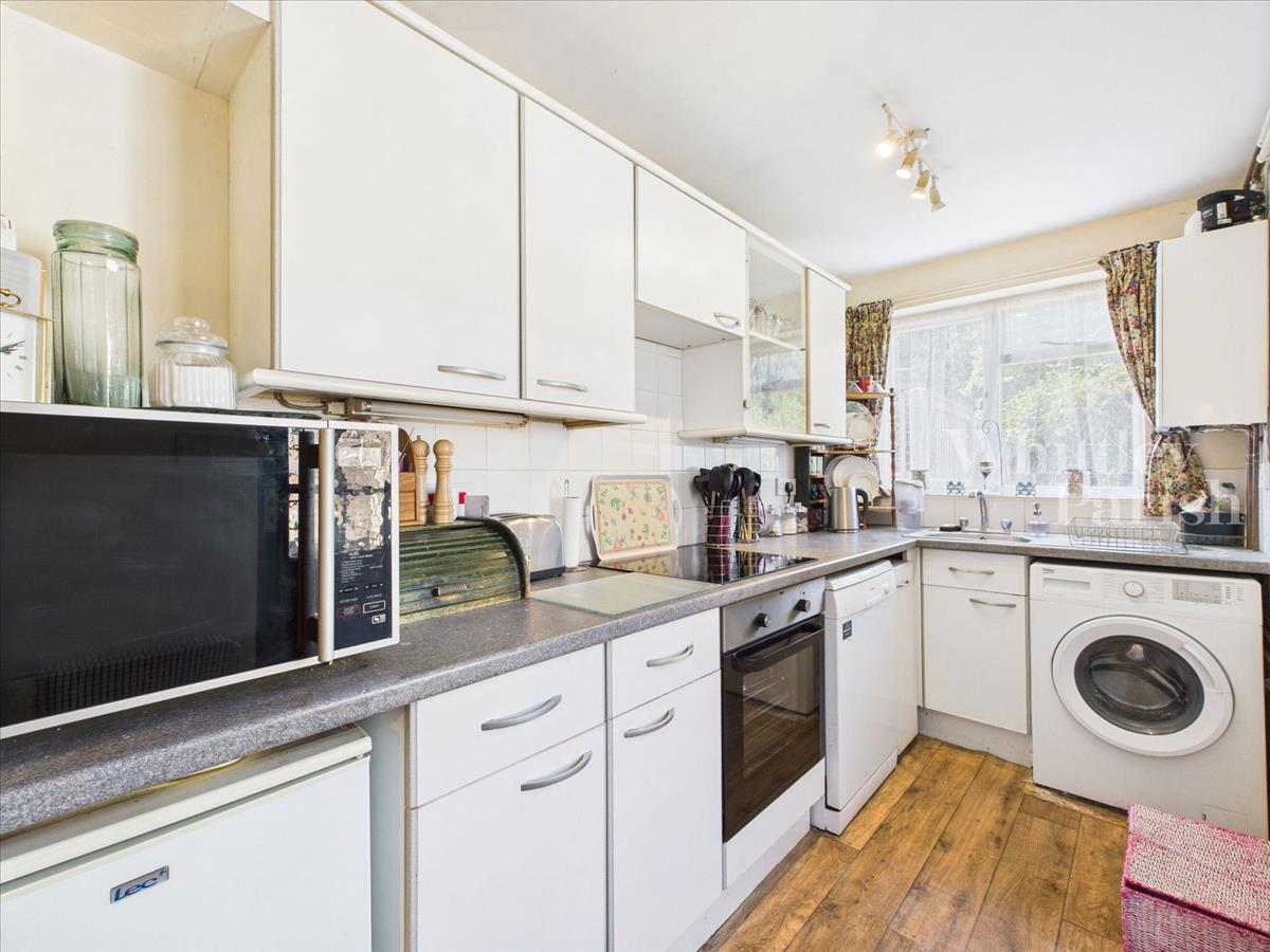 Property Image b963f636-87b4-448d-a0d3-362f69ffe14c