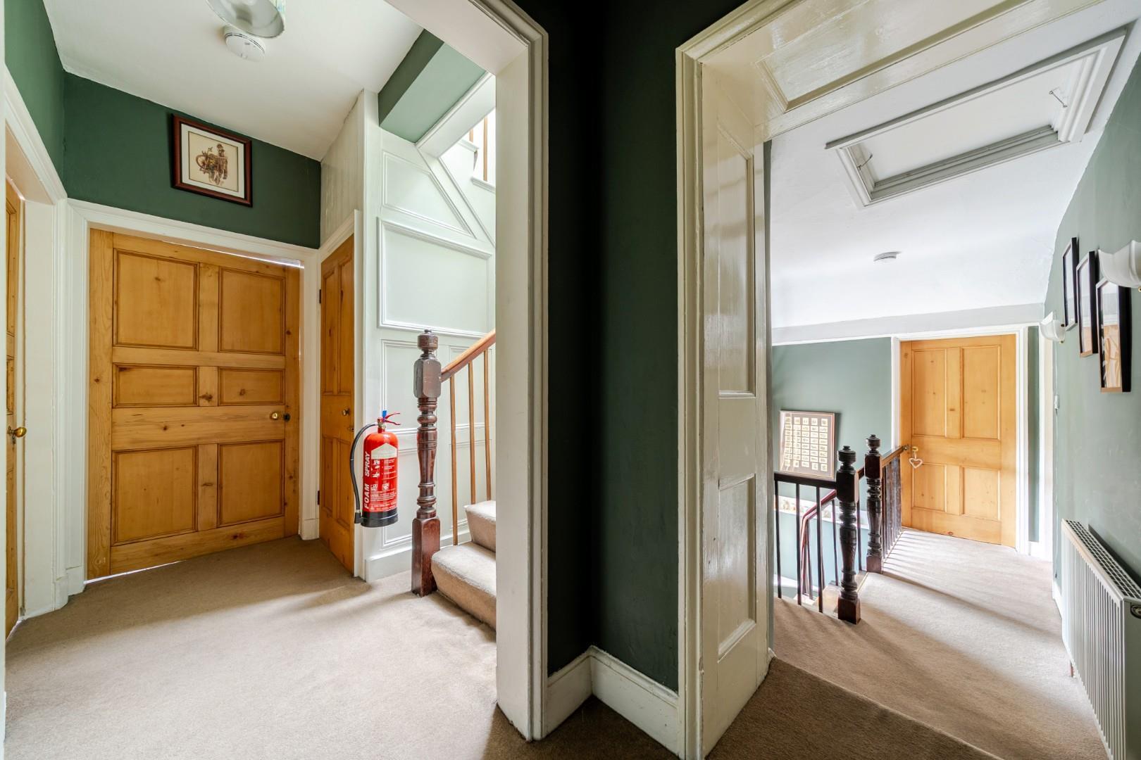 Property Image b972192a-e140-4b3a-a37f-33a8c0e75a69