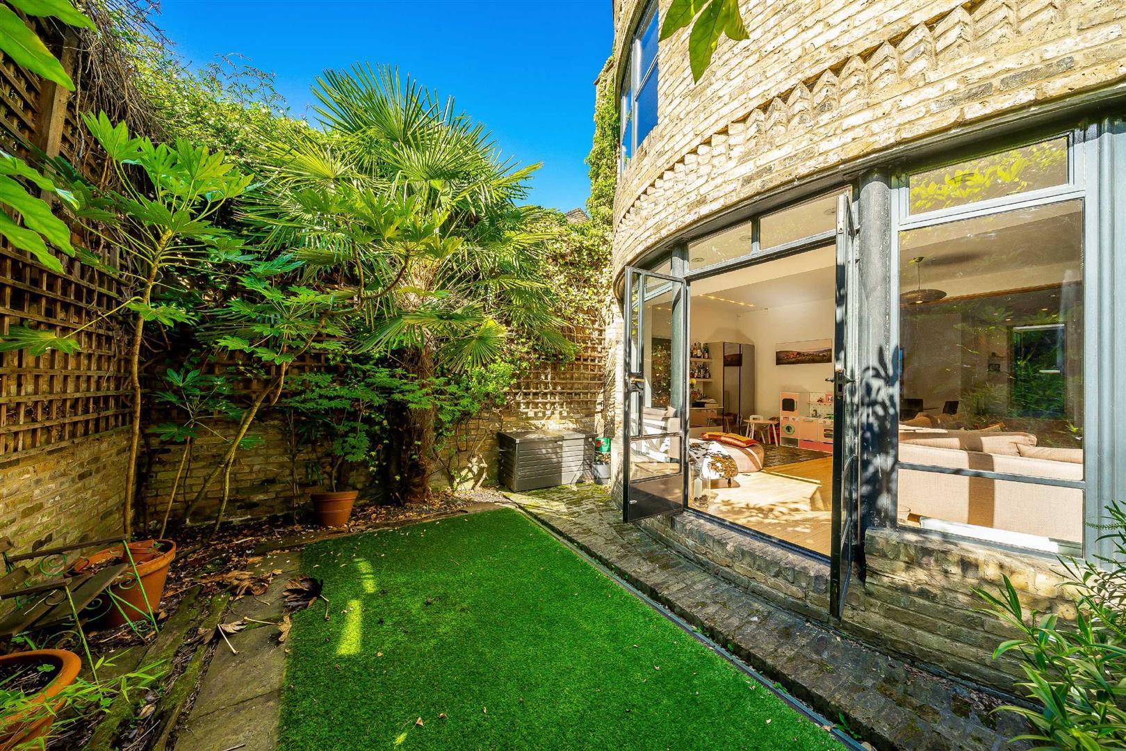 Property Image b999afec-4c2a-43d4-b7ee-7bd6bbffca5c
