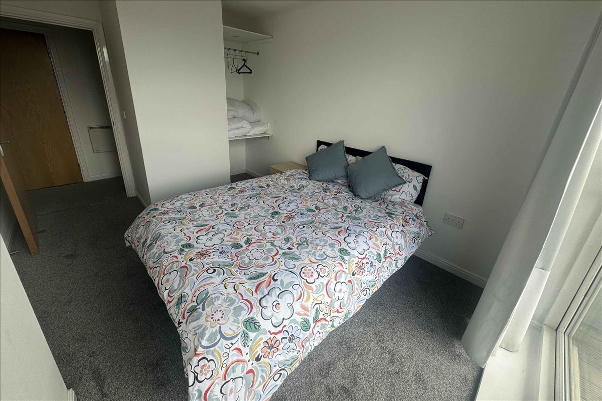 Property Image b9a1633b-1b14-44da-9ba9-a283007bcad6
