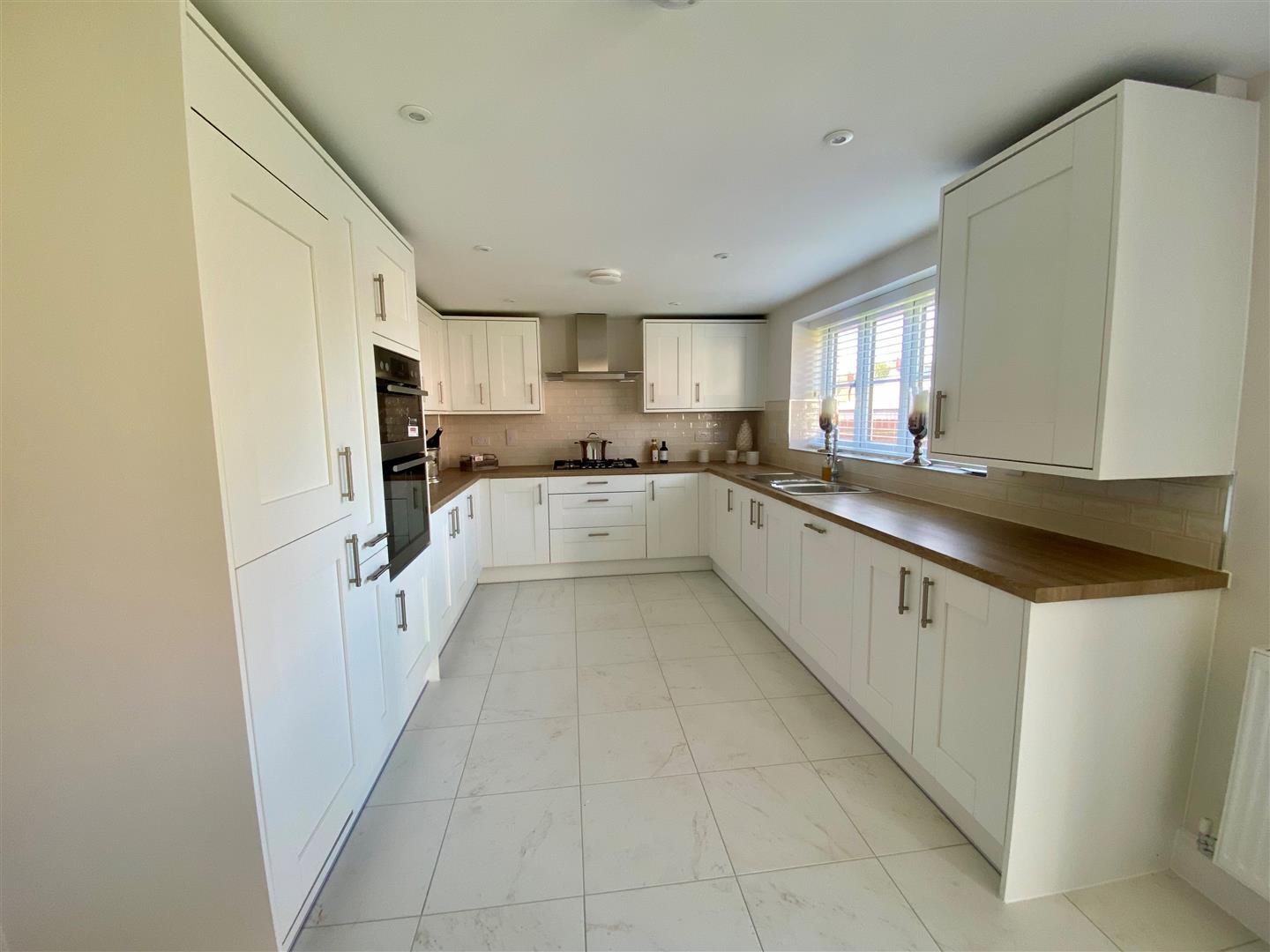 Property Image b9a8631d-590e-4ee0-b6cb-652cf119adb5