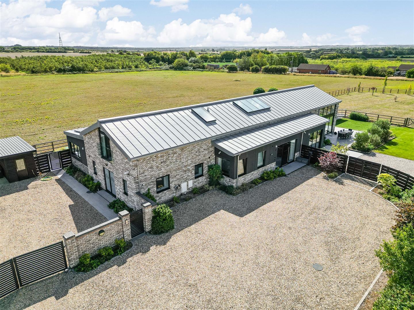 Property Image b9ade576-4b5b-499c-af32-133dd2ae7f54