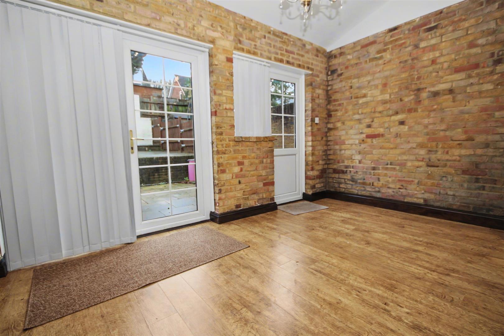 Property Image b9aed889-2ca5-4f7d-bcbb-2a36e7ada968
