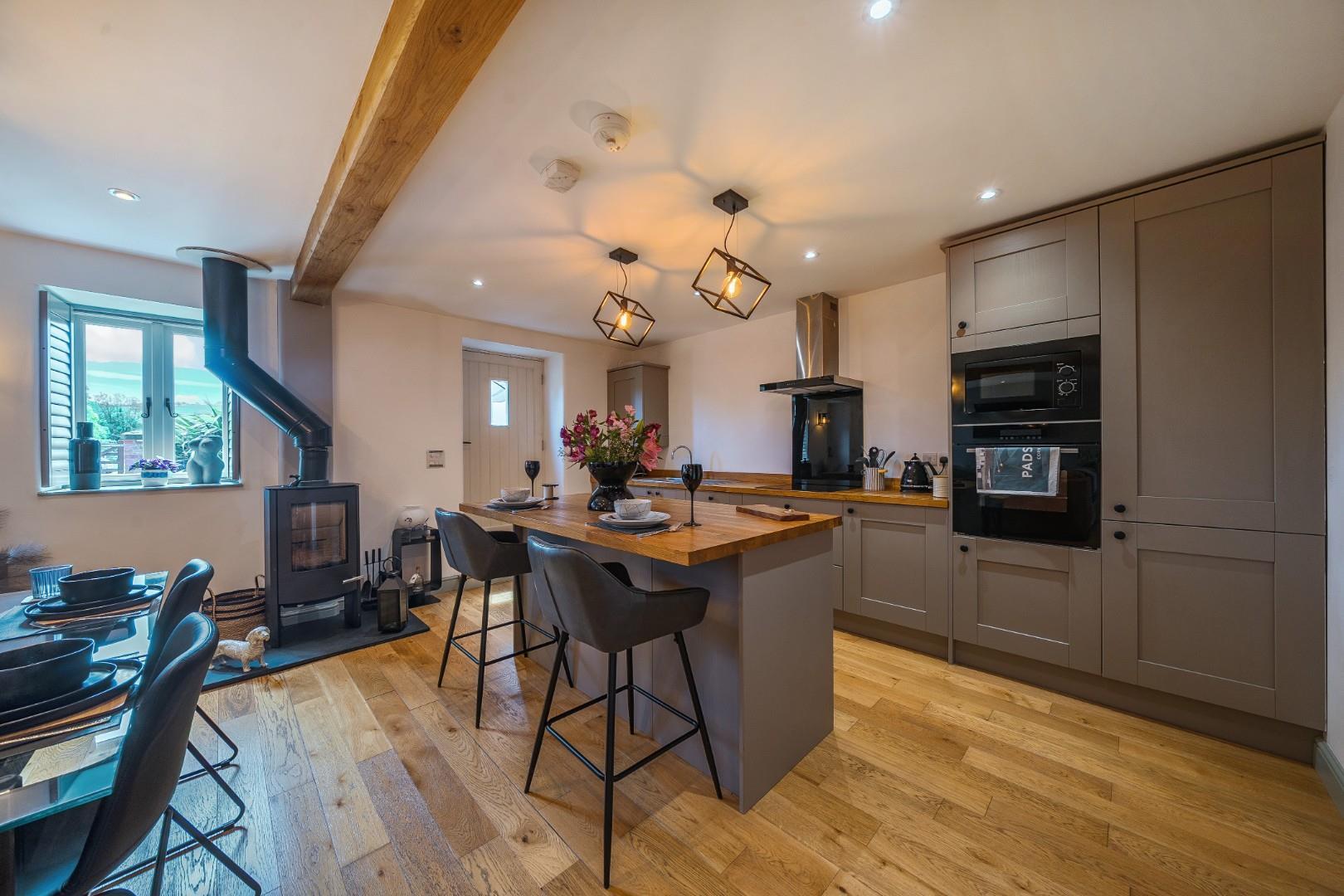 Property Image b9b4bc7f-da66-408b-8146-1e55dfb85827