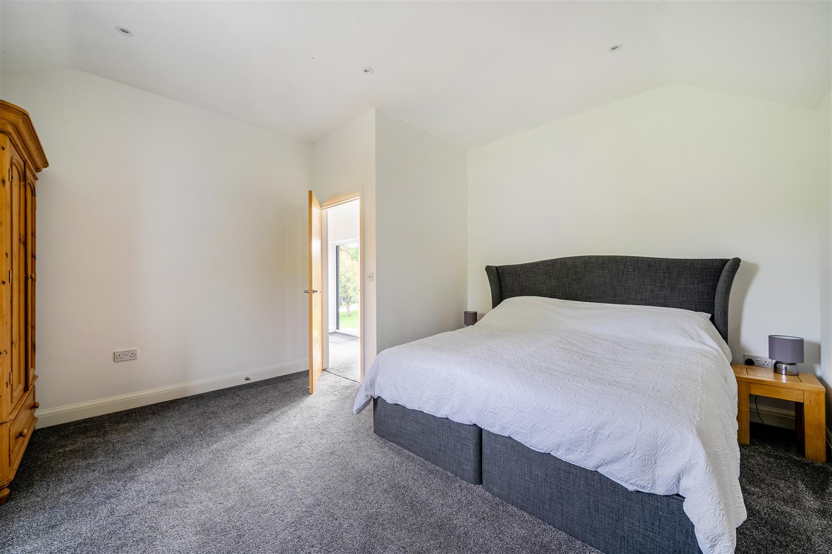 Property Image b9c5d161-64d8-4866-88c3-e451941041ba