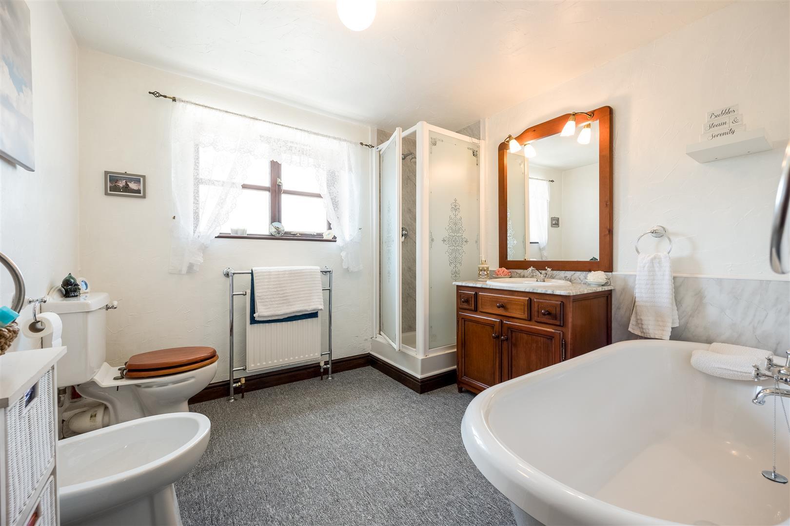 Property Image b9e7a6f4-437a-4856-ab82-45c3ec7b3508
