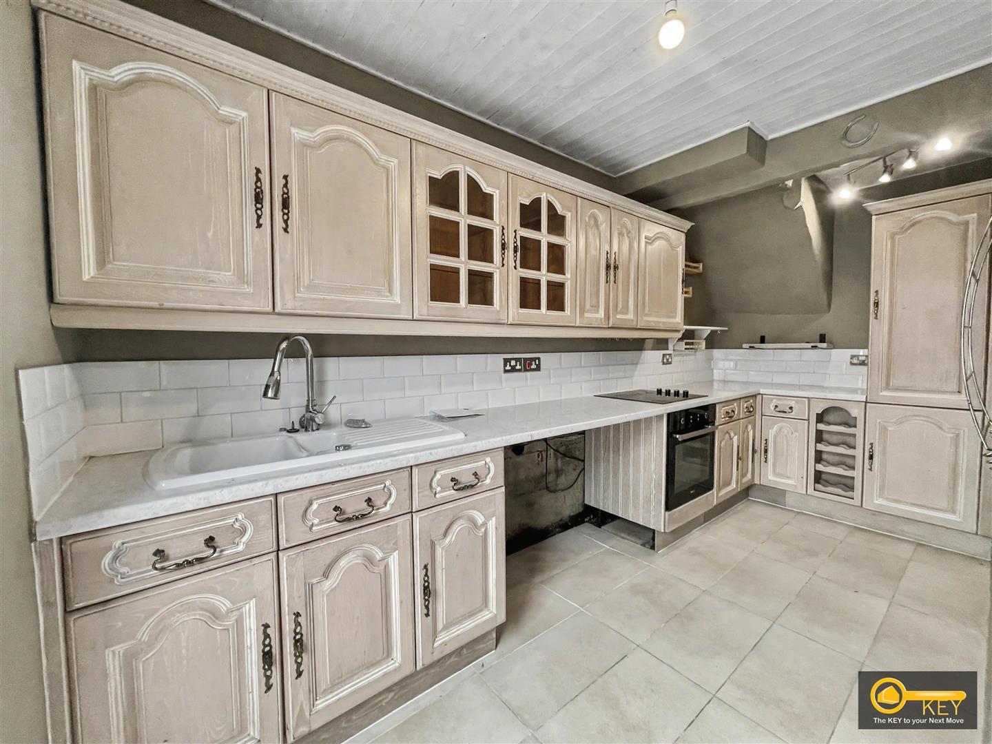 Property Image b9e870e2-f40c-4e4b-8a81-f6eff58c6781